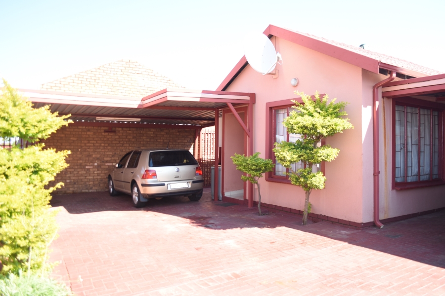 3 Bedroom Property for Sale in Soshanguve East Gauteng