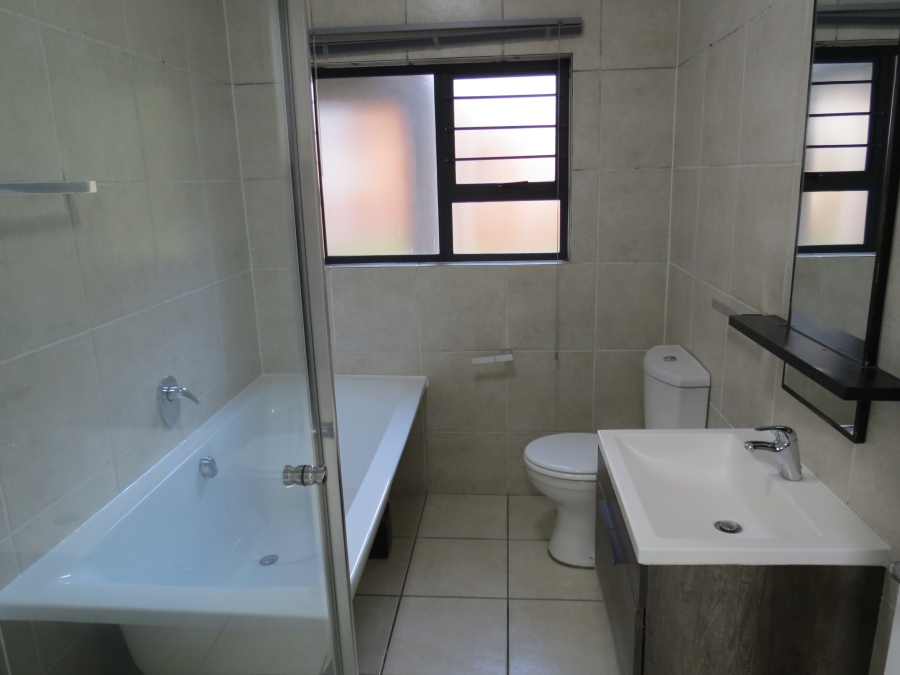 To Let 3 Bedroom Property for Rent in Greenstone Hill Gauteng
