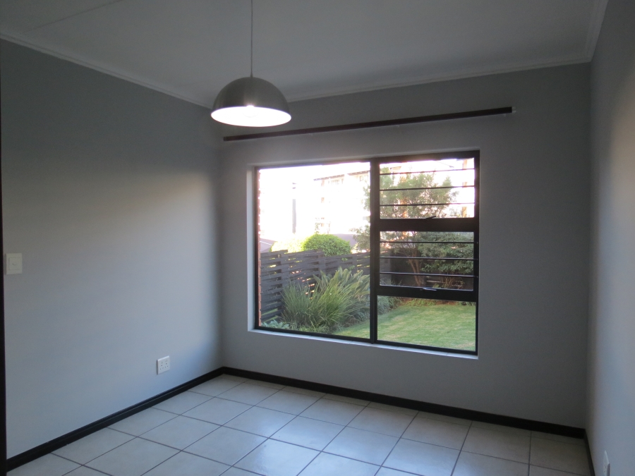 To Let 3 Bedroom Property for Rent in Greenstone Hill Gauteng