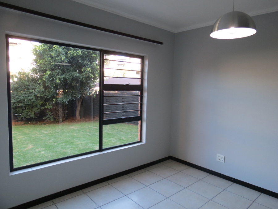 To Let 3 Bedroom Property for Rent in Greenstone Hill Gauteng