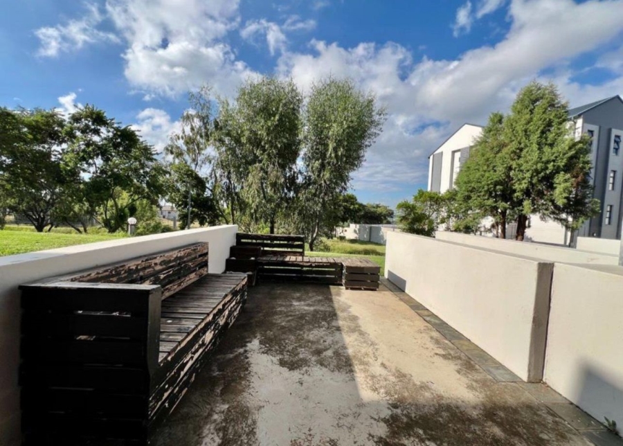 To Let 2 Bedroom Property for Rent in Midridge Park Gauteng