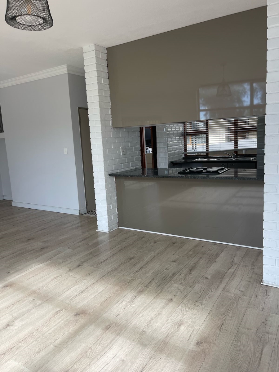 To Let 2 Bedroom Property for Rent in Midridge Park Gauteng