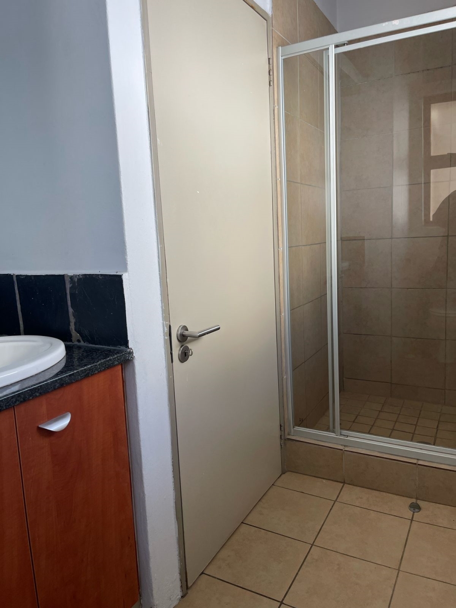 To Let 2 Bedroom Property for Rent in Midridge Park Gauteng