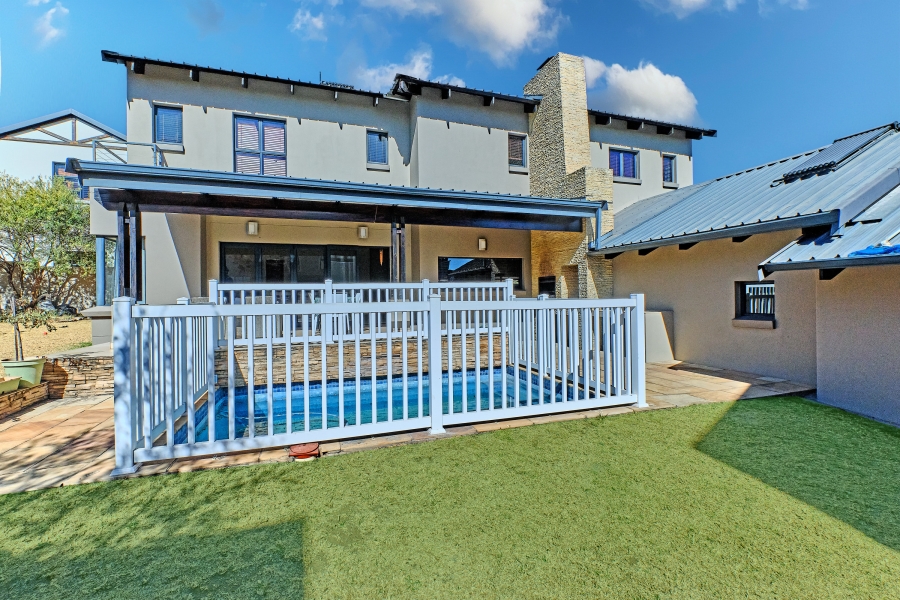 To Let 3 Bedroom Property for Rent in Waterfall Country Village Gauteng