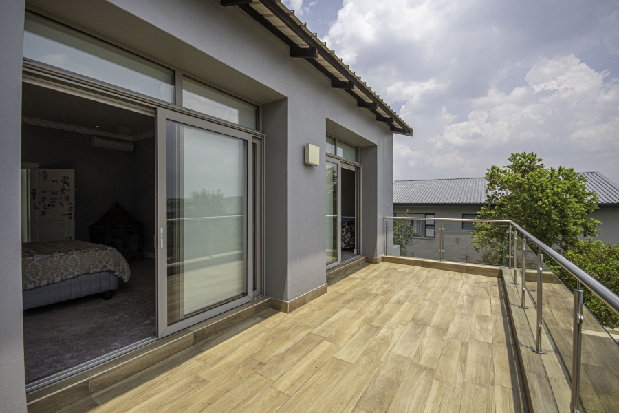To Let 3 Bedroom Property for Rent in Waterfall Country Village Gauteng