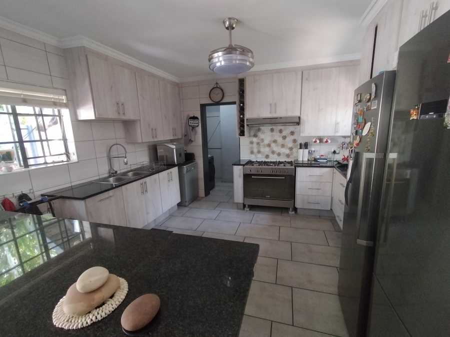 4 Bedroom Property for Sale in Florauna Gauteng
