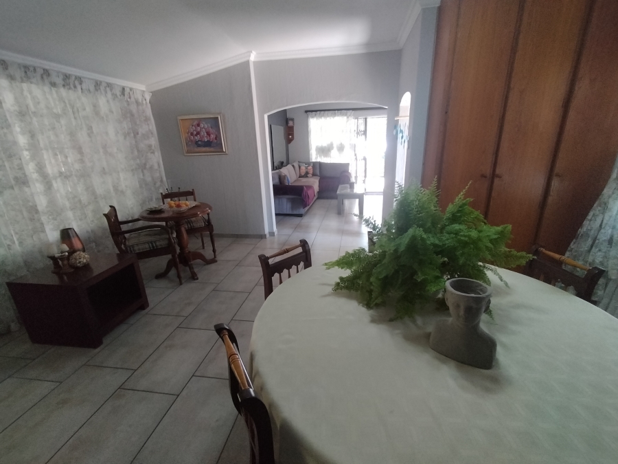 4 Bedroom Property for Sale in Florauna Gauteng