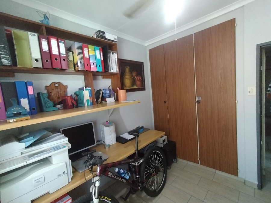 4 Bedroom Property for Sale in Florauna Gauteng