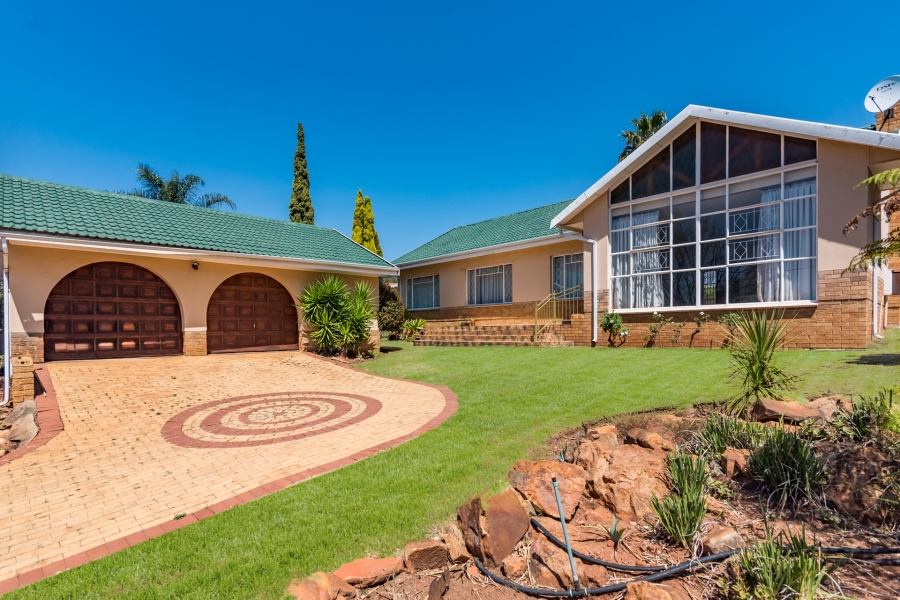 3 Bedroom Property for Sale in Kenmare Gauteng