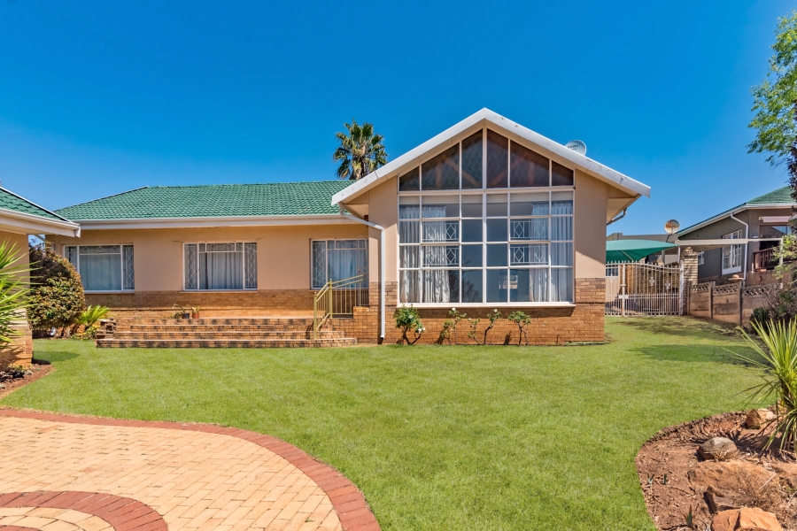 3 Bedroom Property for Sale in Kenmare Gauteng