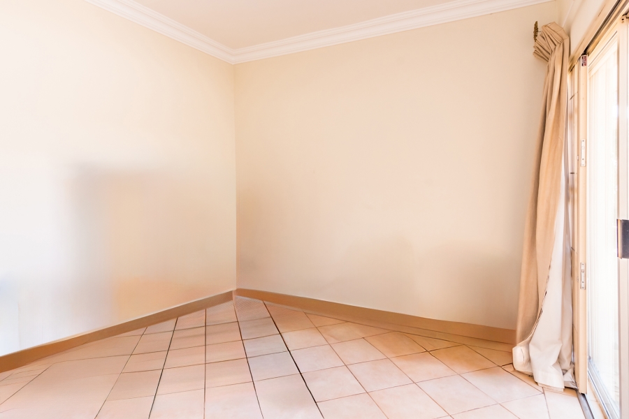 3 Bedroom Property for Sale in Kenmare Gauteng