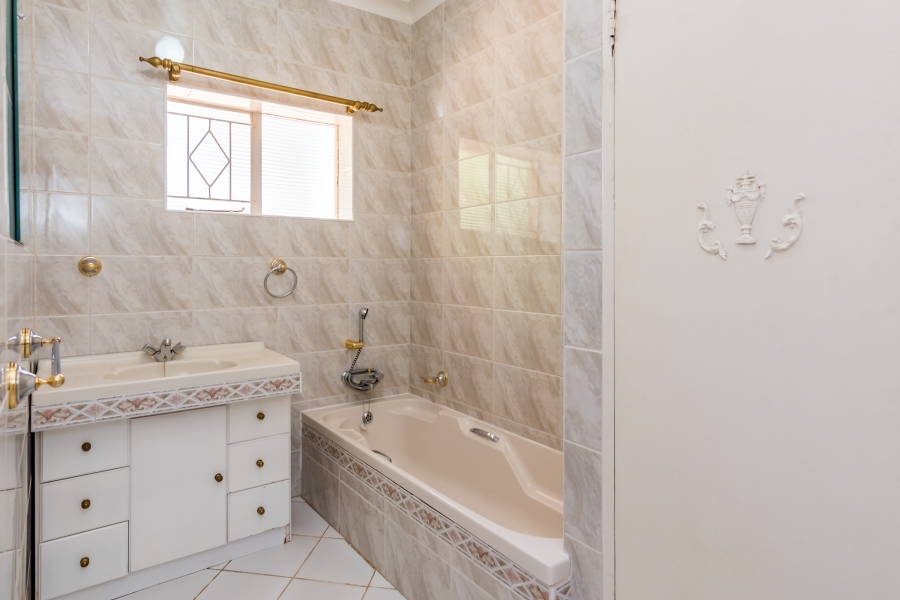 3 Bedroom Property for Sale in Kenmare Gauteng