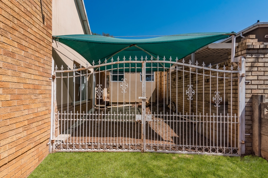 3 Bedroom Property for Sale in Kenmare Gauteng