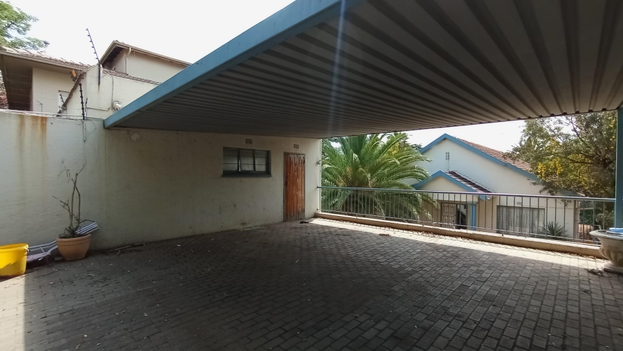 5 Bedroom Property for Sale in Kensington Gauteng