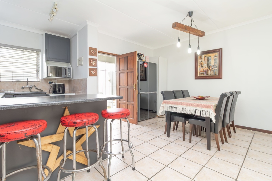 2 Bedroom Property for Sale in Sunninghill Gauteng