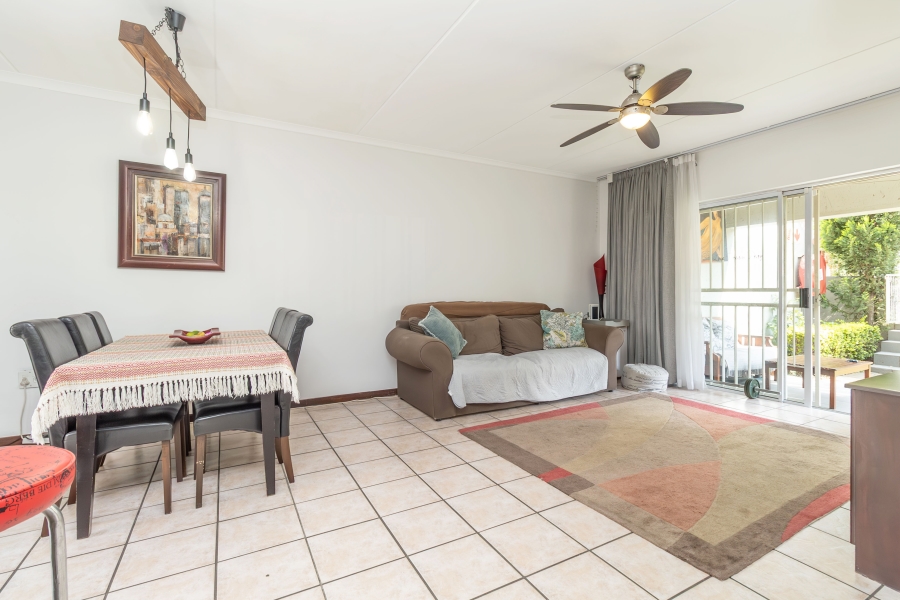 2 Bedroom Property for Sale in Sunninghill Gauteng
