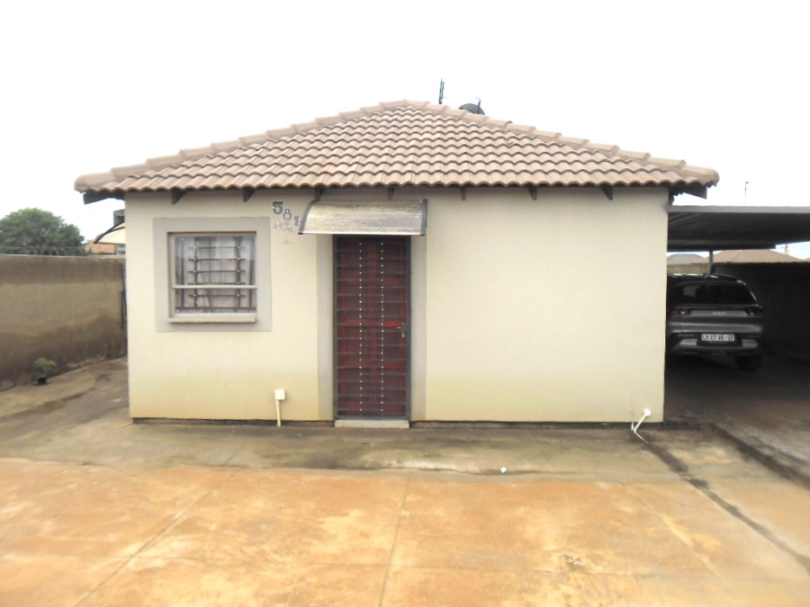 2 Bedroom Property for Sale in Lufhereng Gauteng