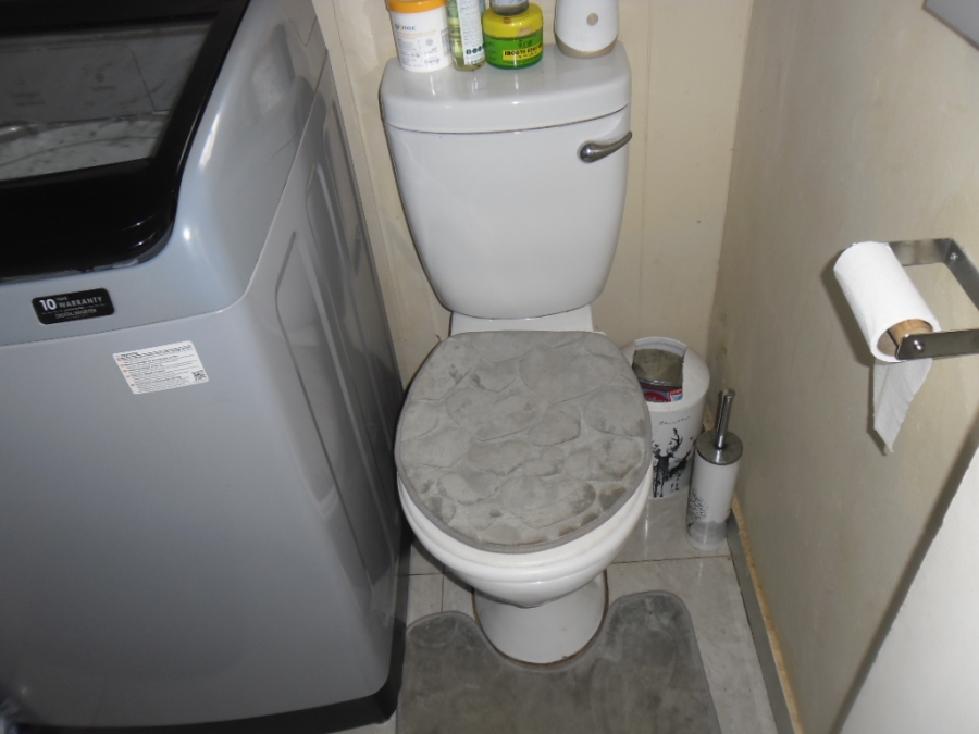 2 Bedroom Property for Sale in Lufhereng Gauteng