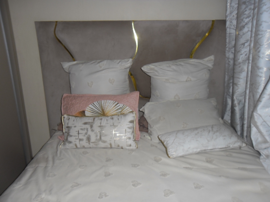 2 Bedroom Property for Sale in Lufhereng Gauteng