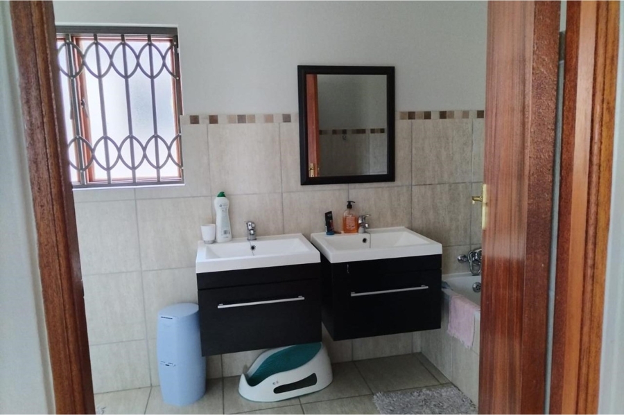 To Let 4 Bedroom Property for Rent in Noordwyk Gauteng
