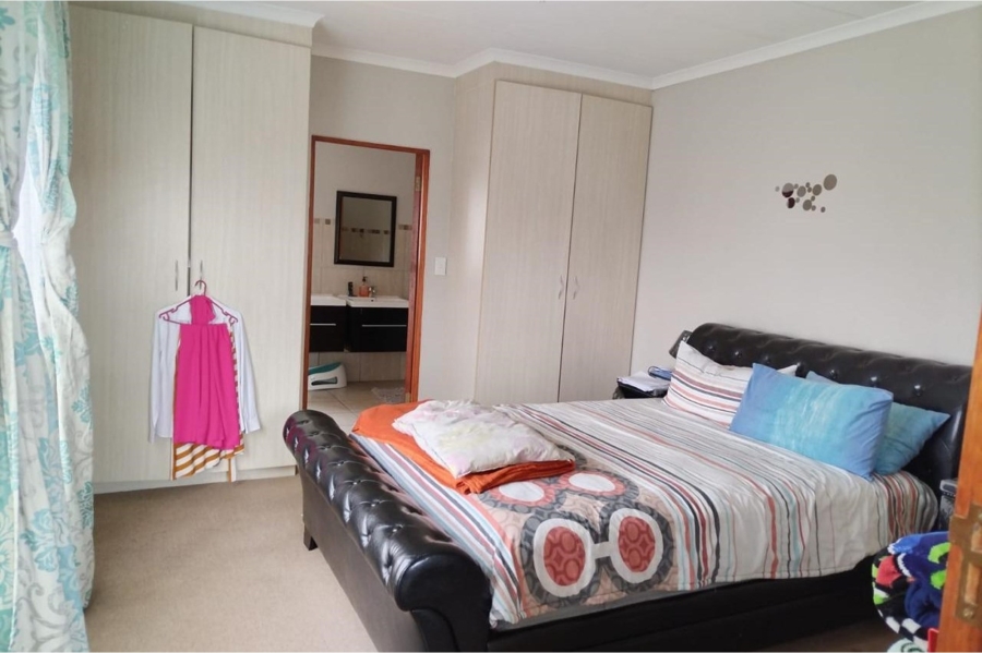 To Let 4 Bedroom Property for Rent in Noordwyk Gauteng