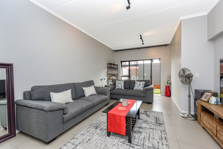 To Let 2 Bedroom Property for Rent in Bryanston Gauteng