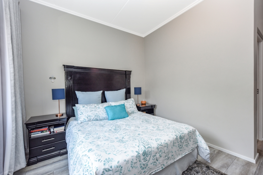 To Let 2 Bedroom Property for Rent in Bryanston Gauteng