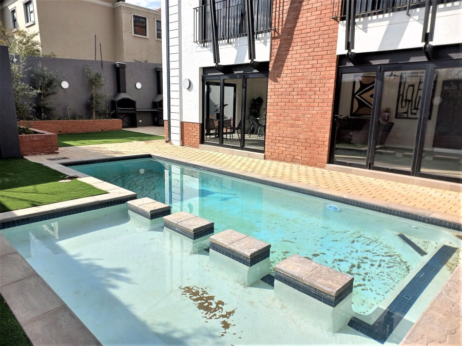 To Let 2 Bedroom Property for Rent in Bryanston Gauteng