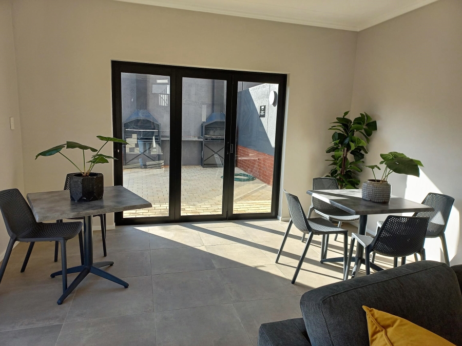 To Let 2 Bedroom Property for Rent in Bryanston Gauteng