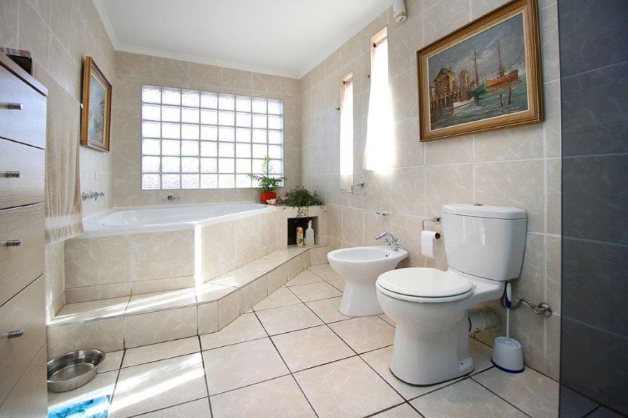 4 Bedroom Property for Sale in Marais Steyn Park Gauteng