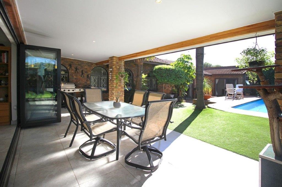 4 Bedroom Property for Sale in Marais Steyn Park Gauteng