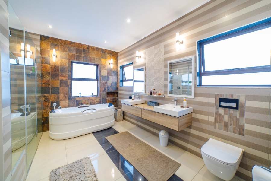 4 Bedroom Property for Sale in Carlswald North Estate Gauteng