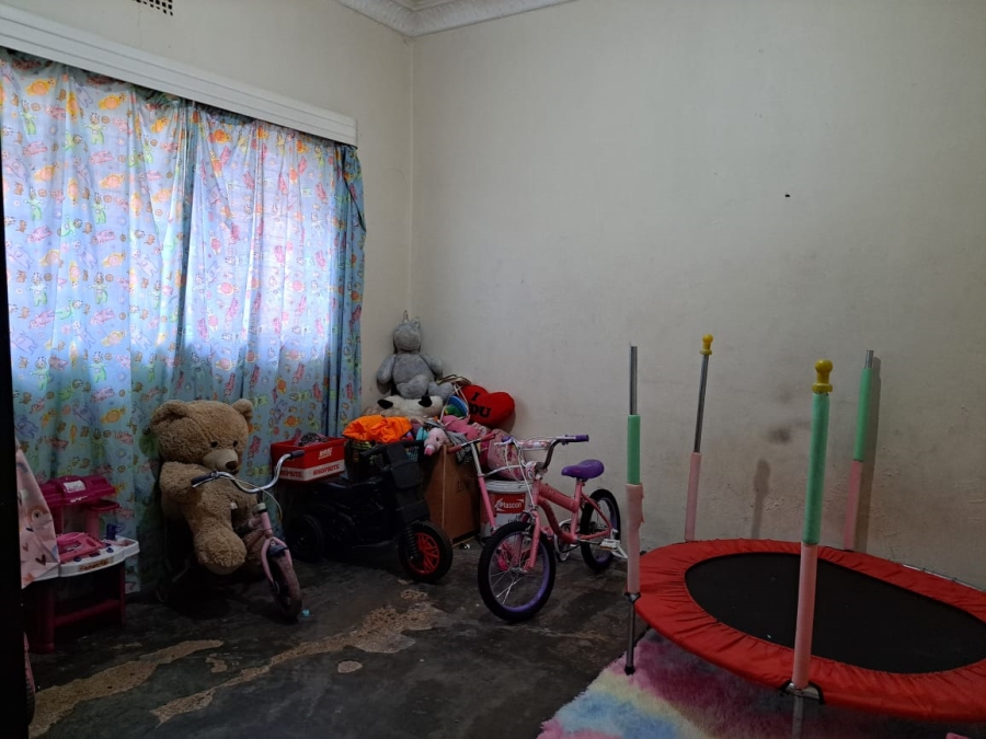 4 Bedroom Property for Sale in East Geduld Gauteng