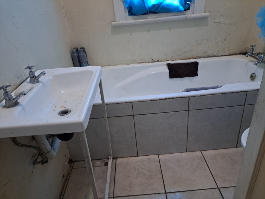 4 Bedroom Property for Sale in East Geduld Gauteng