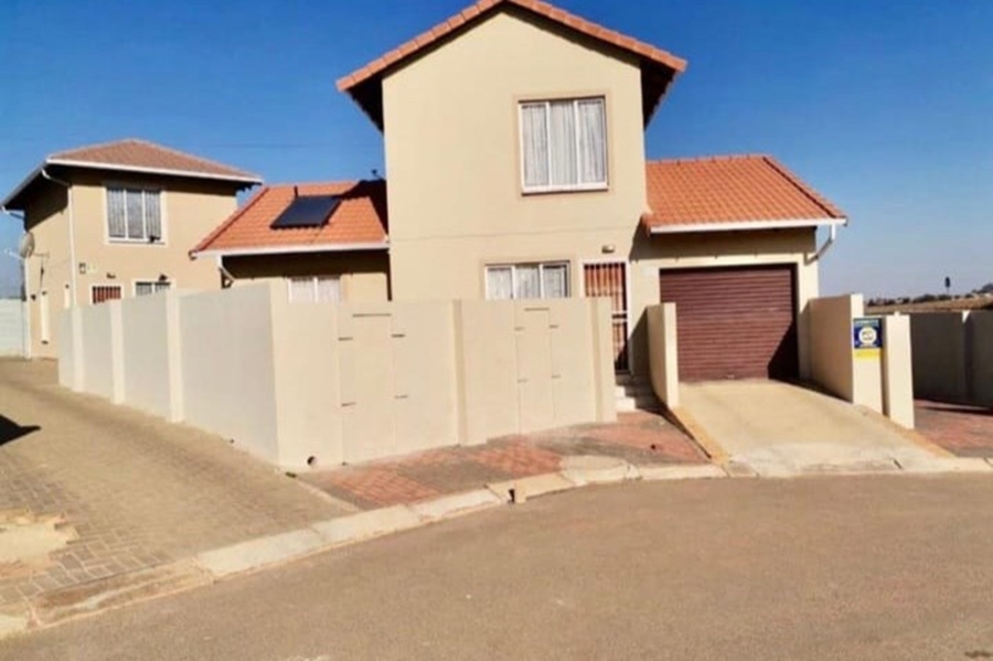 3 Bedroom Property for Sale in Witpoortjie Gauteng