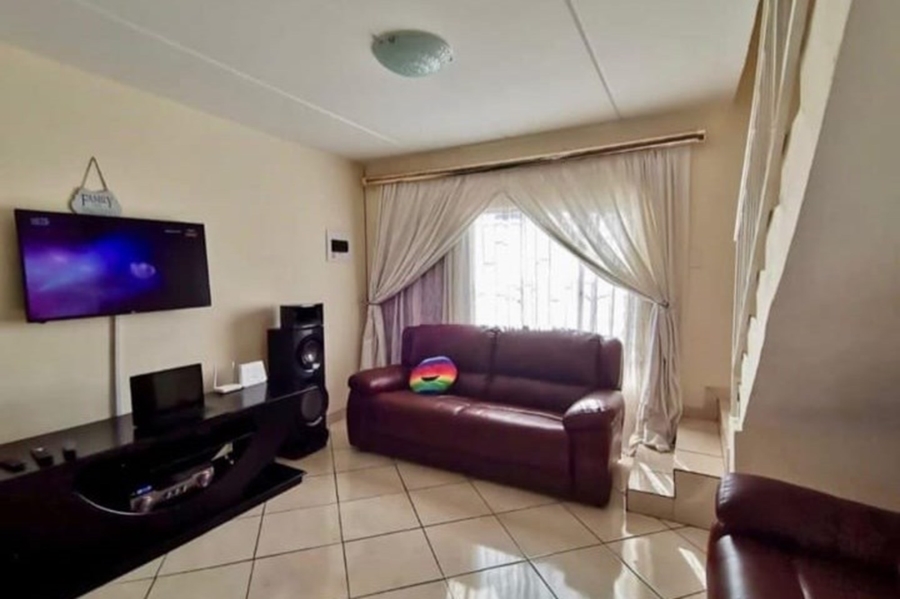 3 Bedroom Property for Sale in Witpoortjie Gauteng