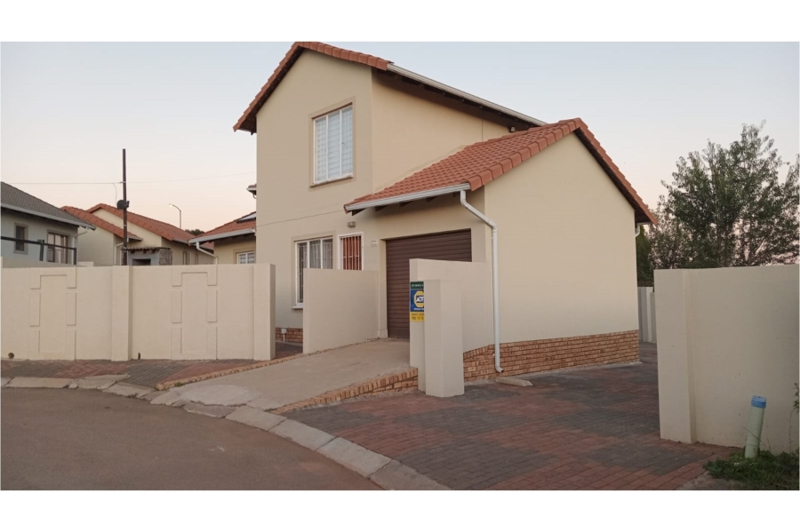 3 Bedroom Property for Sale in Witpoortjie Gauteng