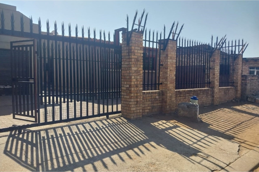 To Let 2 Bedroom Property for Rent in Eldorado Park Gauteng
