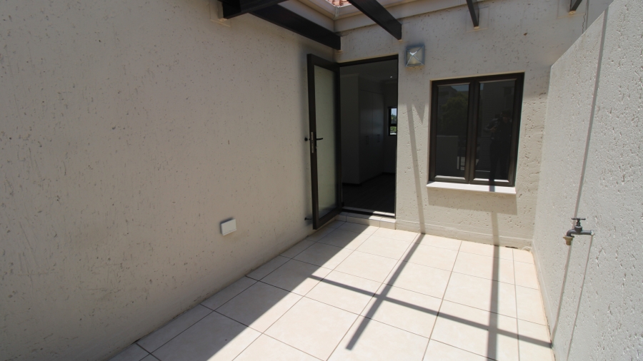 To Let 1 Bedroom Property for Rent in Sunninghill Gauteng