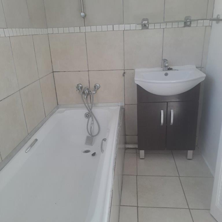 To Let 1 Bedroom Property for Rent in Sydenham Gauteng