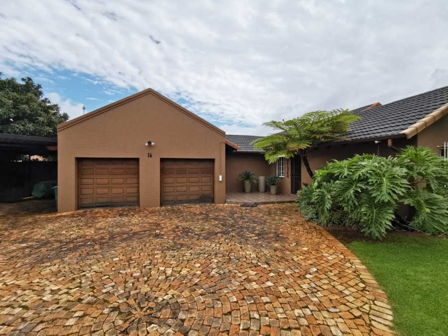 3 Bedroom Property for Sale in Verwoerdpark Gauteng