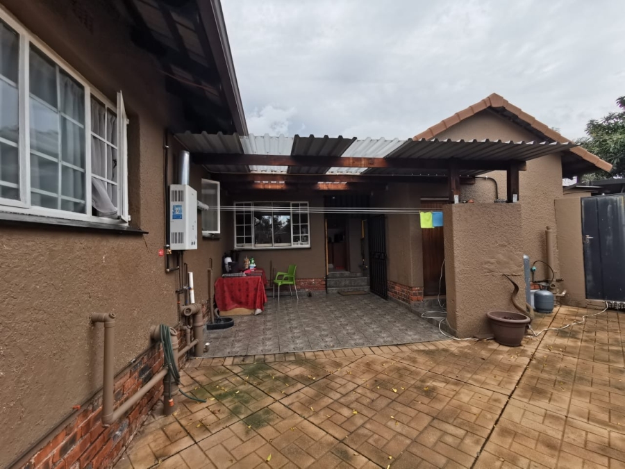 3 Bedroom Property for Sale in Verwoerdpark Gauteng