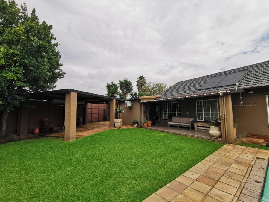 3 Bedroom Property for Sale in Verwoerdpark Gauteng