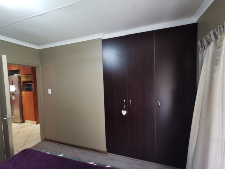 3 Bedroom Property for Sale in Verwoerdpark Gauteng