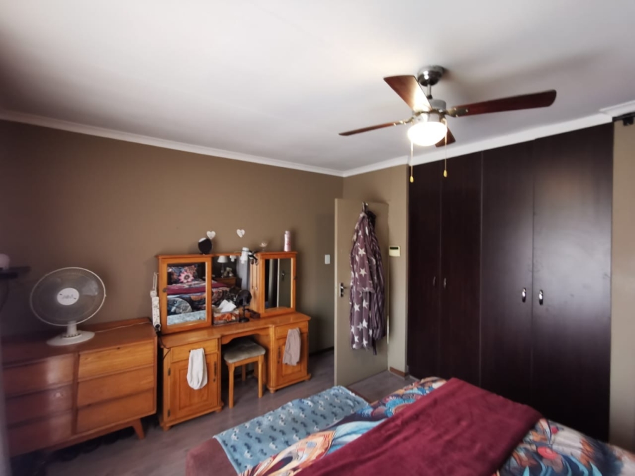 3 Bedroom Property for Sale in Verwoerdpark Gauteng