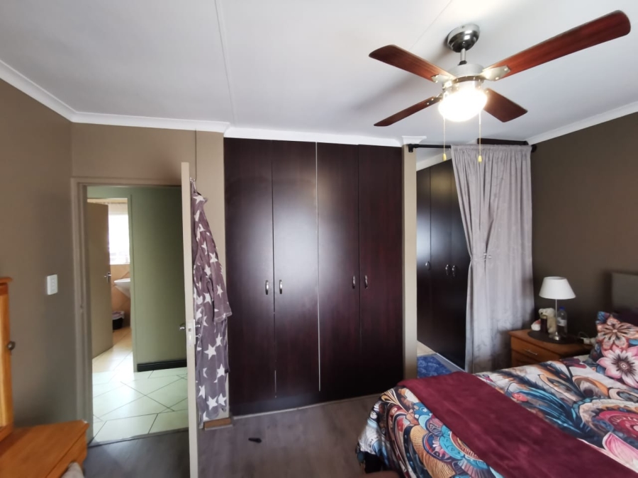 3 Bedroom Property for Sale in Verwoerdpark Gauteng