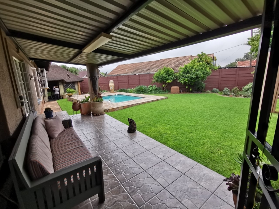 3 Bedroom Property for Sale in Verwoerdpark Gauteng