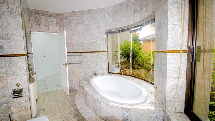 To Let 4 Bedroom Property for Rent in Dainfern Golf Estate Gauteng