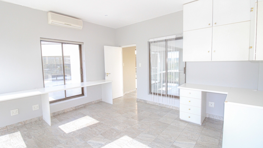 To Let 4 Bedroom Property for Rent in Dainfern Golf Estate Gauteng