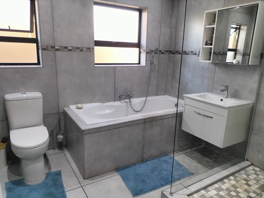 3 Bedroom Property for Sale in Florida Lake Gauteng
